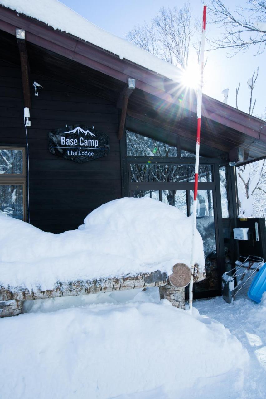 Base Camp The Lodge Мьоко Екстер'єр фото