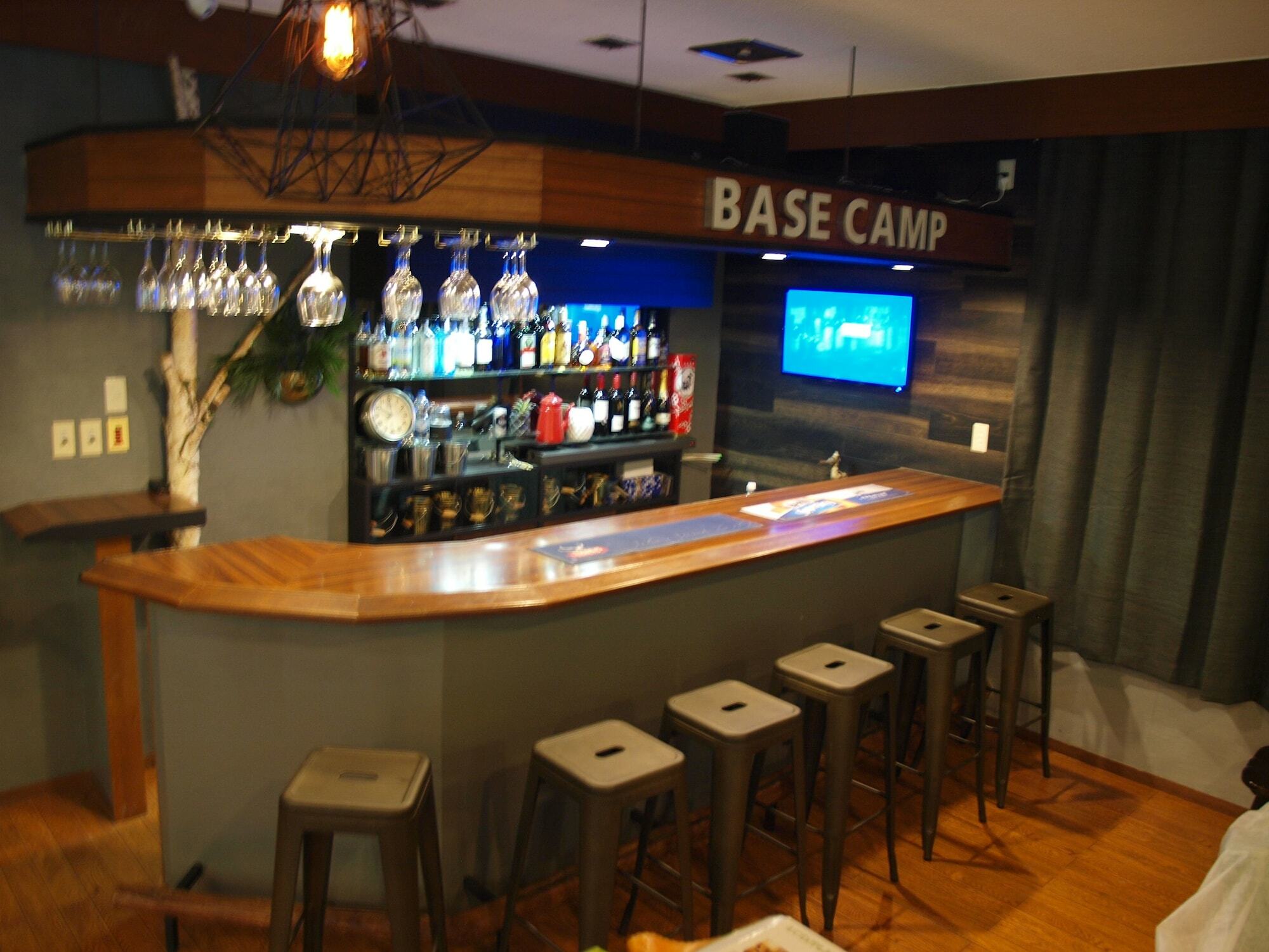 Base Camp The Lodge Мьоко Екстер'єр фото